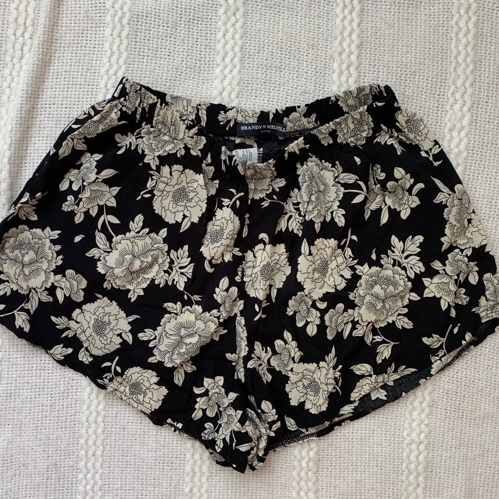 Women's Brandy Melville Short